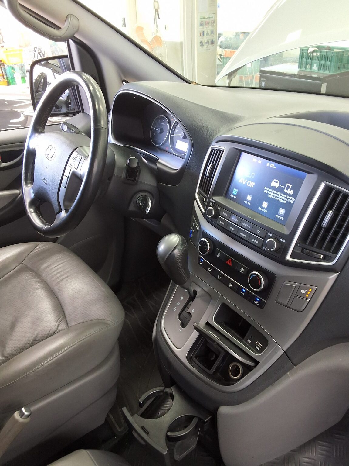 HYUNDAI THE NEW GRAND STAREX 5-SEATER DIESEL VAN MODERN 2021 - zdjęcie 11