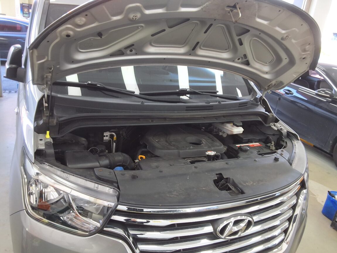 HYUNDAI THE NEW GRAND STAREX 5-SEATER DIESEL VAN MODERN 2021 - zdjęcie 18