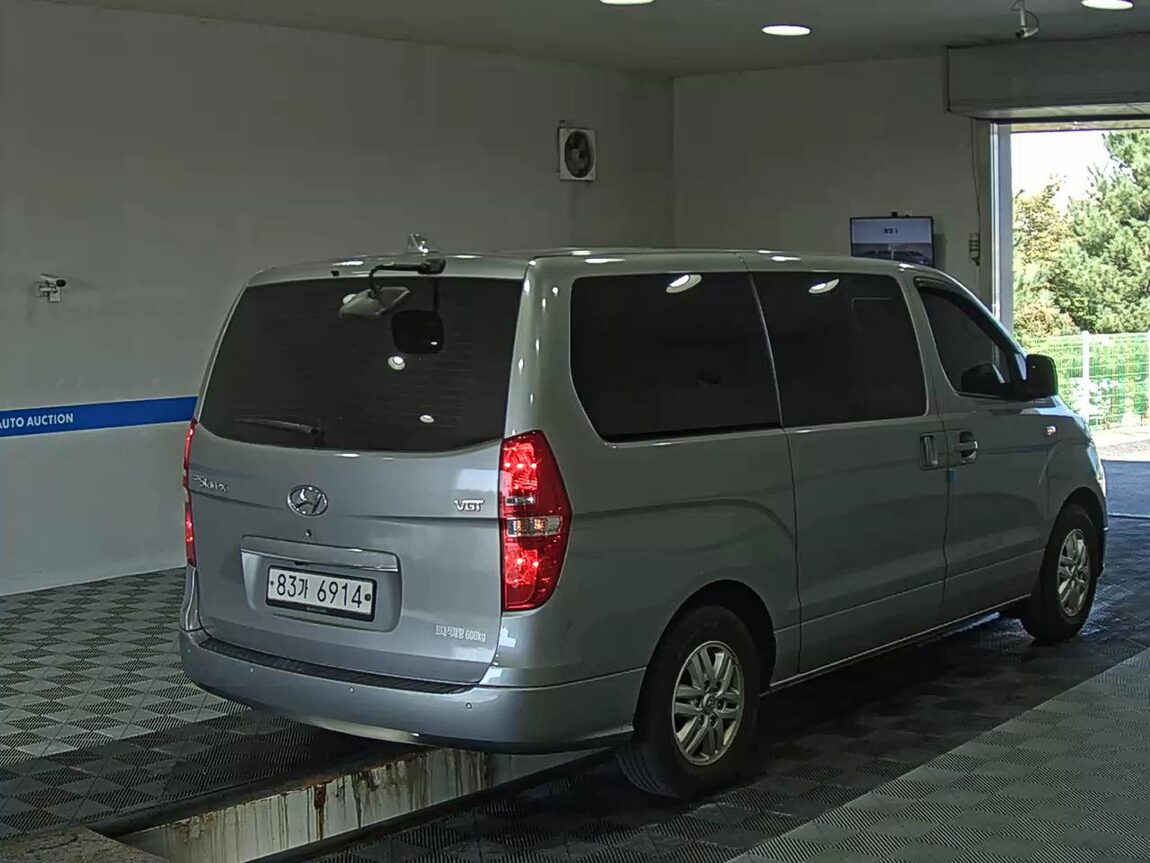 HYUNDAI THE NEW GRAND STAREX 5-SEATER DIESEL VAN MODERN 2021 - zdjęcie 5