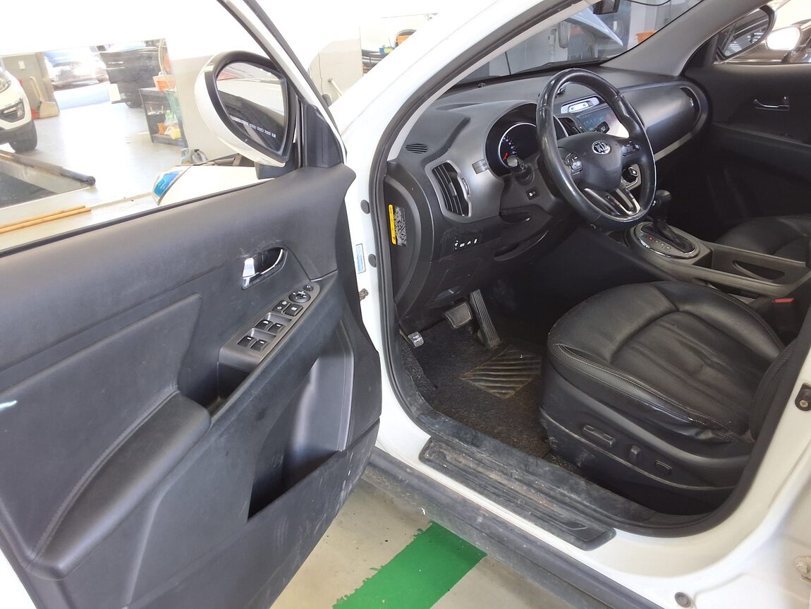 KIA THE NEW SPORTAGE R DIESEL R2.0 2WD PRESTIGE 2014 - zdjęcie 10