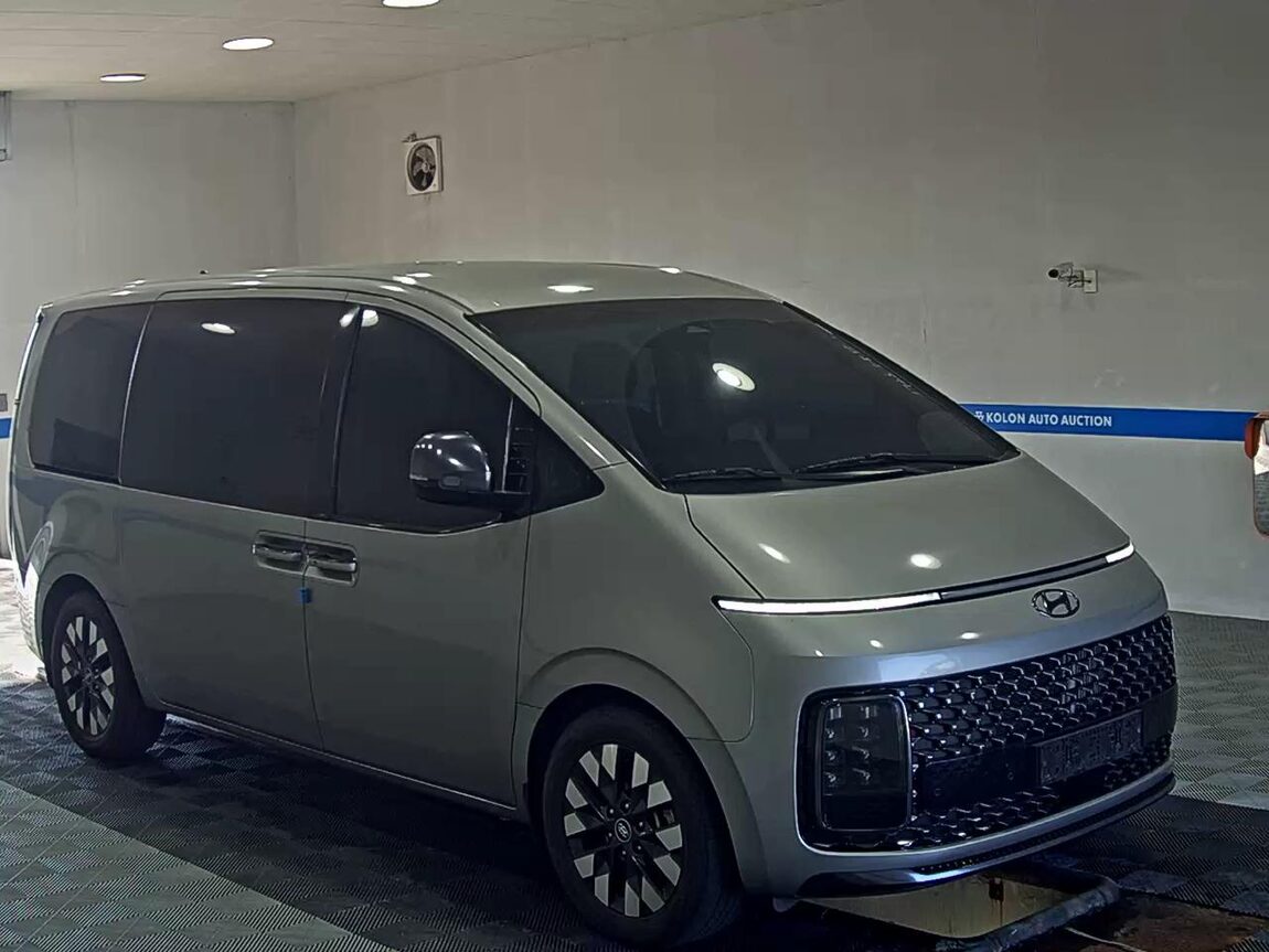 HYUNDAI STARIA 2.2 DIESEL LOUNGE 9-SEATER 4WD PRESTIGE 2023 - zdjęcie 3