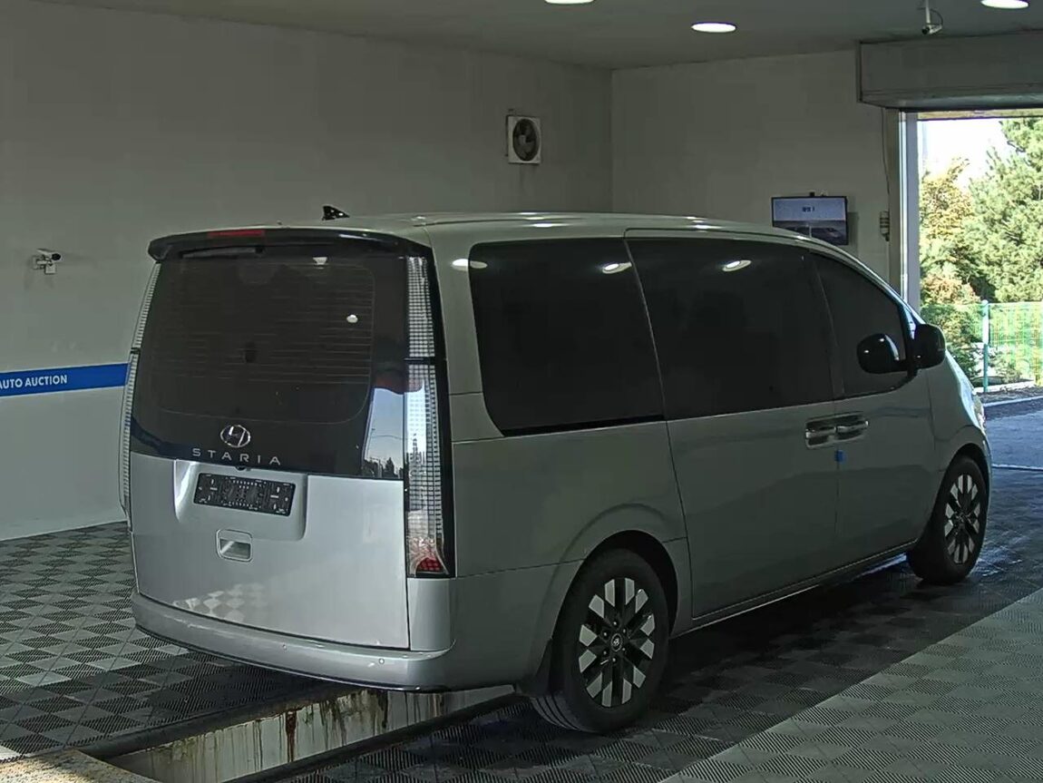 HYUNDAI STARIA 2.2 DIESEL LOUNGE 9-SEATER 4WD PRESTIGE 2023 - zdjęcie 5
