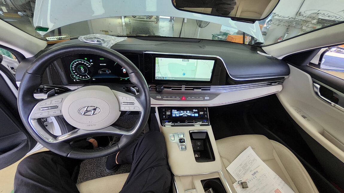 HYUNDAI THE NEW GRANDEUR IG HYBRID 2.4 HEV LE BLANC 2022 - zdjęcie 11