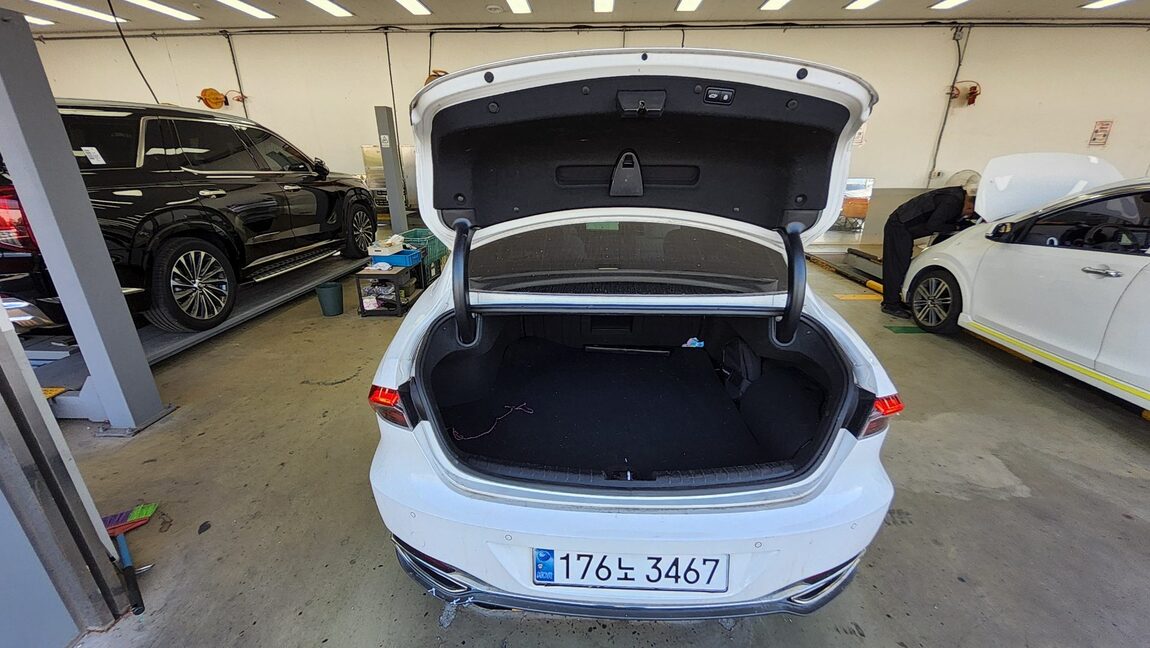 HYUNDAI THE NEW GRANDEUR IG HYBRID 2.4 HEV LE BLANC 2022 - zdjęcie 15