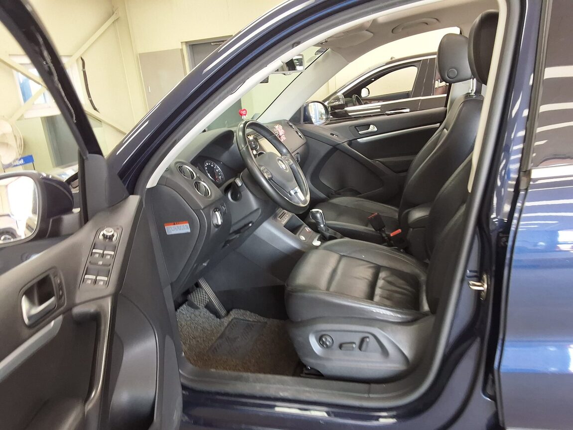 VOLKSWAGEN TIGUAN 2.0 TDI BLUEMOTION PREMIUM 2015 - zdjęcie 11