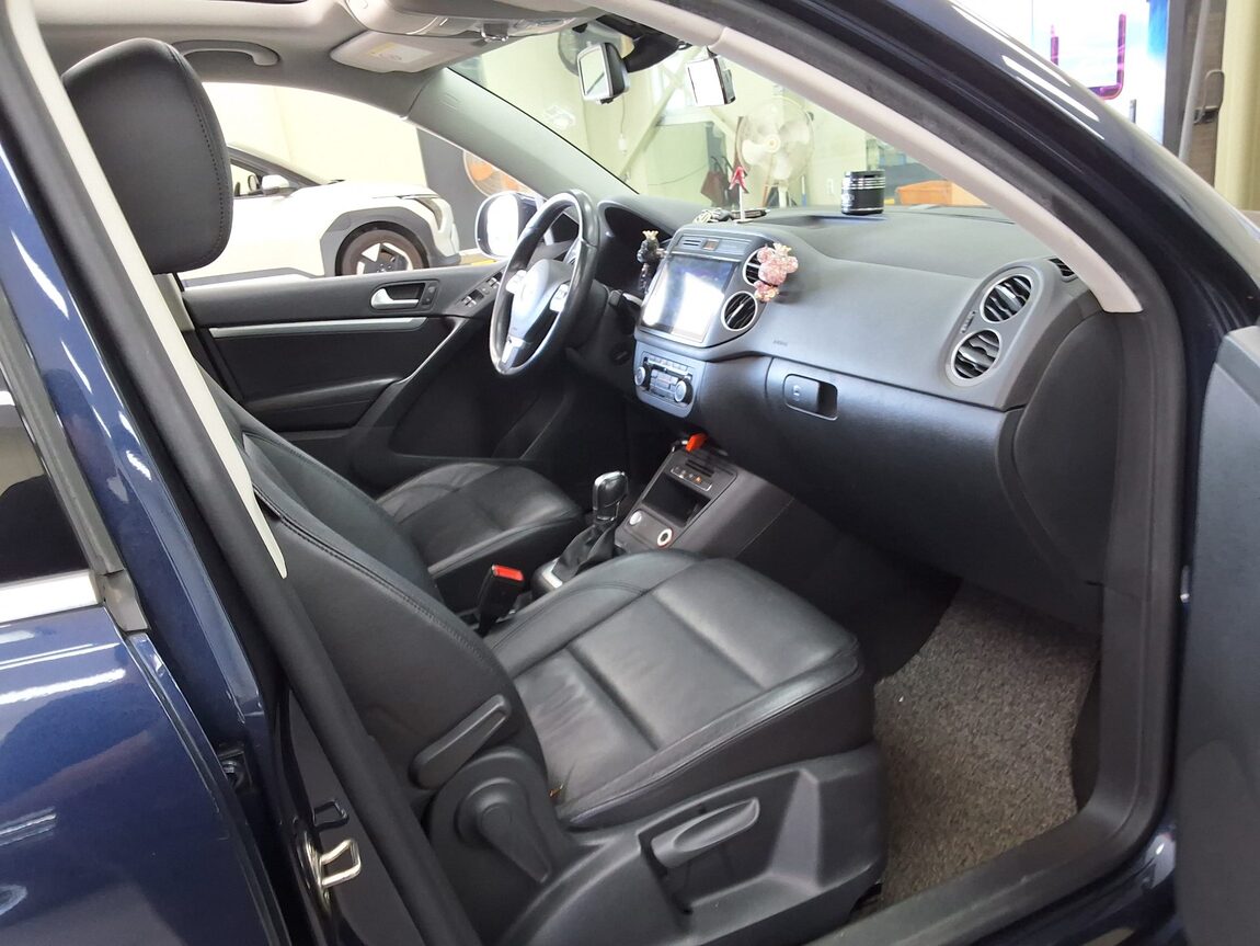 VOLKSWAGEN TIGUAN 2.0 TDI BLUEMOTION PREMIUM 2015 - zdjęcie 15
