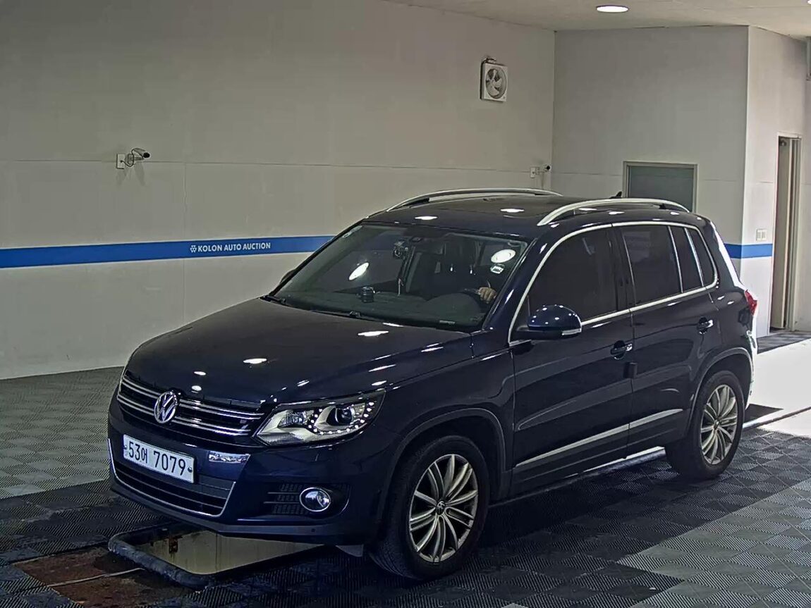 VOLKSWAGEN TIGUAN 2.0 TDI BLUEMOTION PREMIUM 2015 - zdjęcie 2