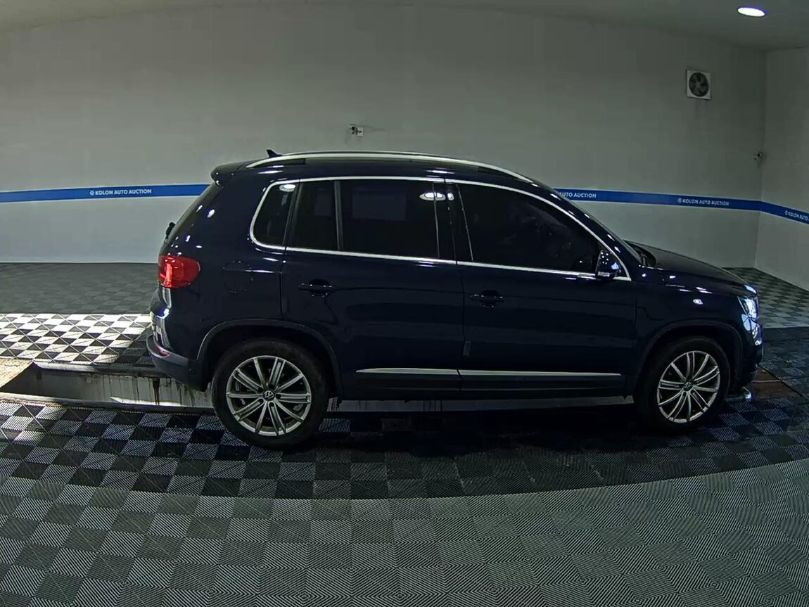 VOLKSWAGEN TIGUAN 2.0 TDI BLUEMOTION PREMIUM 2015 - zdjęcie 4