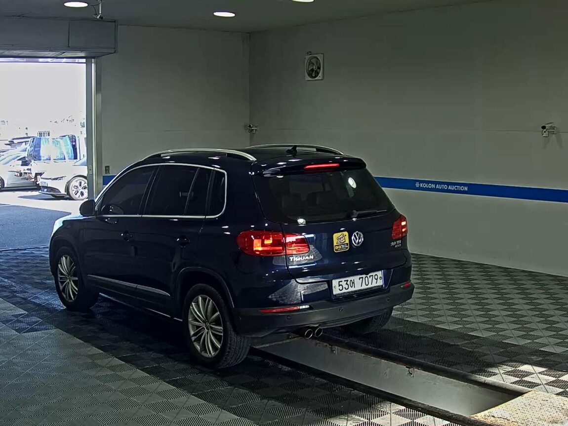 VOLKSWAGEN TIGUAN 2.0 TDI BLUEMOTION PREMIUM 2015 - zdjęcie 6