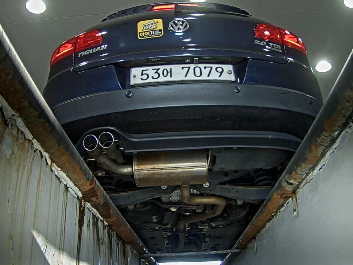 VOLKSWAGEN TIGUAN 2.0 TDI BLUEMOTION PREMIUM 2015 - zdjęcie 8