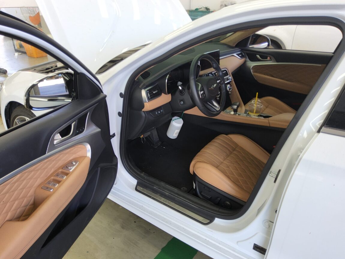 GENESIS THE NEW G70 GASOLINE 2.0T AWD SHOOTING BRAKE PREMIUM 2023 - zdjęcie 10
