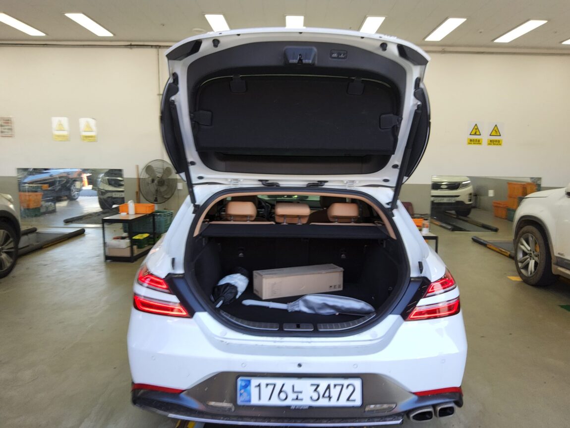 GENESIS THE NEW G70 GASOLINE 2.0T AWD SHOOTING BRAKE PREMIUM 2023 - zdjęcie 15