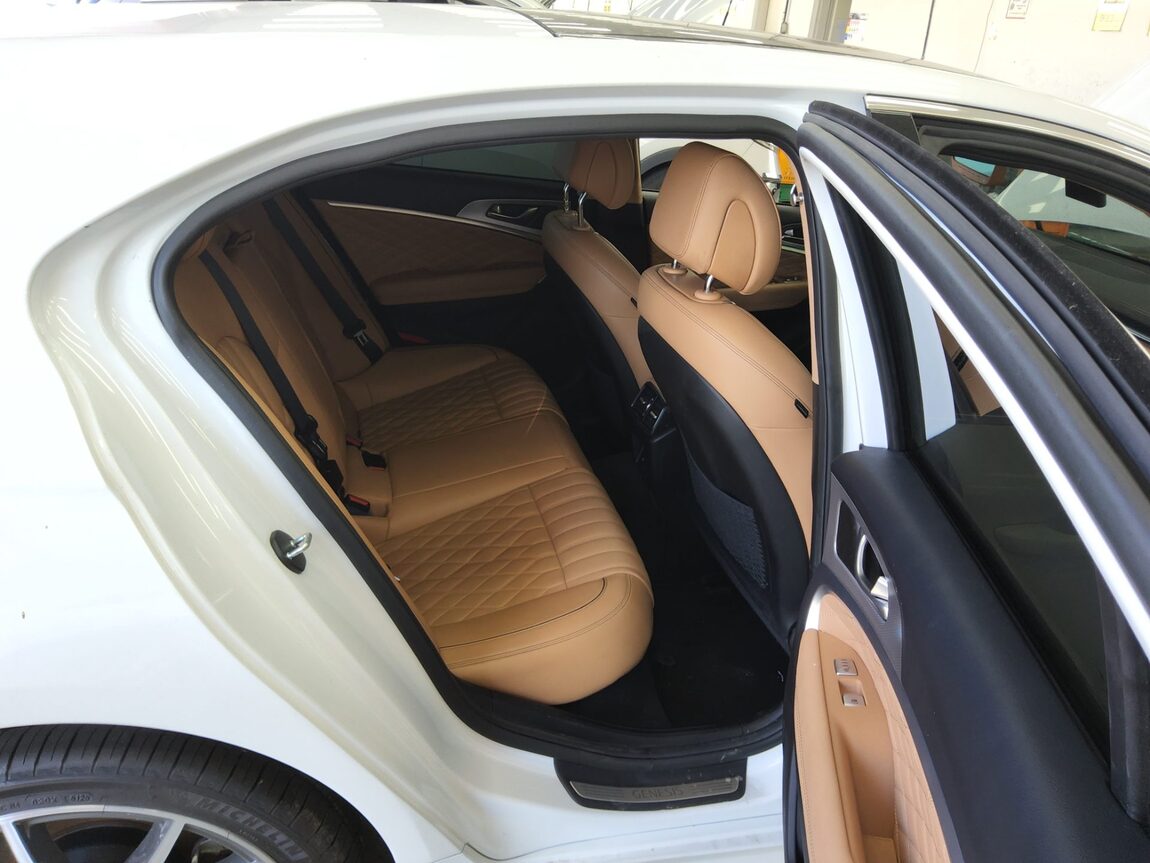 GENESIS THE NEW G70 GASOLINE 2.0T AWD SHOOTING BRAKE PREMIUM 2023 - zdjęcie 13