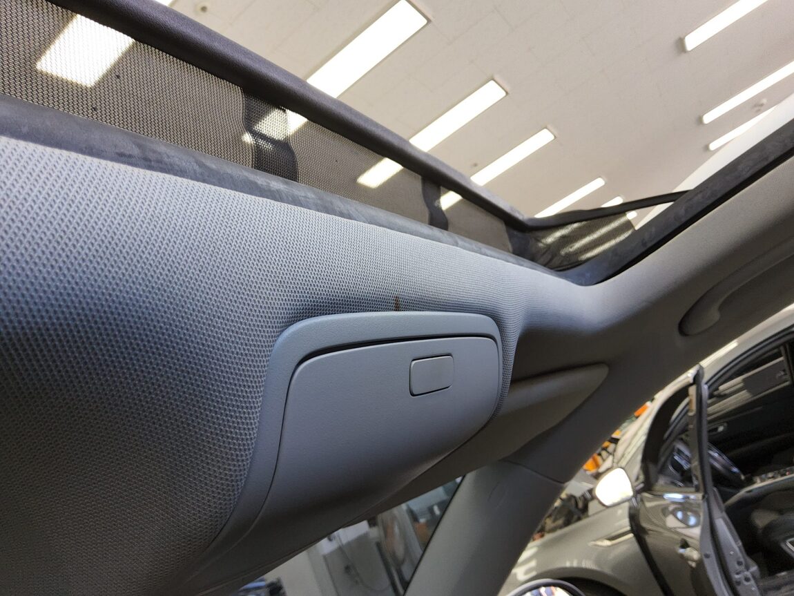 VOLKSWAGEN TIGUAN 2.0 TDI BLUEMOTION PREMIUM 2014 - zdjęcie 18