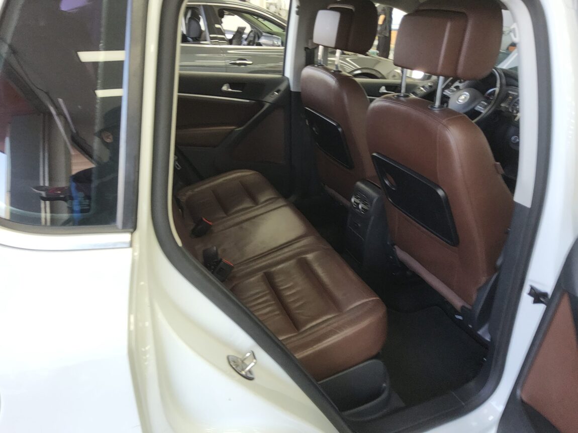 VOLKSWAGEN TIGUAN 2.0 TDI BLUEMOTION PREMIUM 2014 - zdjęcie 13