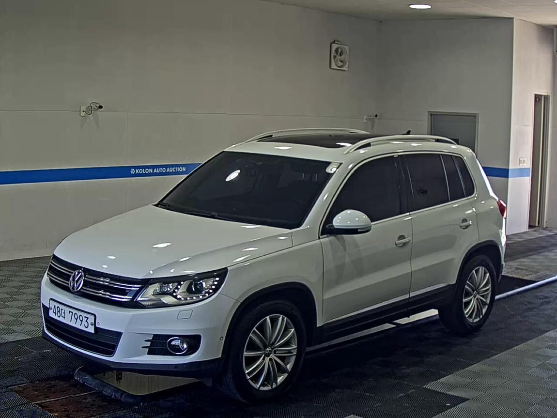 VOLKSWAGEN TIGUAN 2.0 TDI BLUEMOTION PREMIUM 2014 - zdjęcie 2