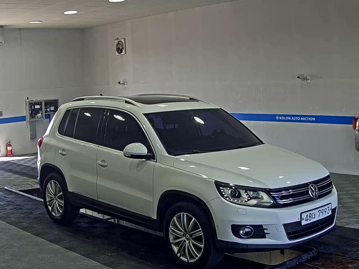 VOLKSWAGEN TIGUAN 2.0 TDI BLUEMOTION PREMIUM 2014 - zdjęcie 3