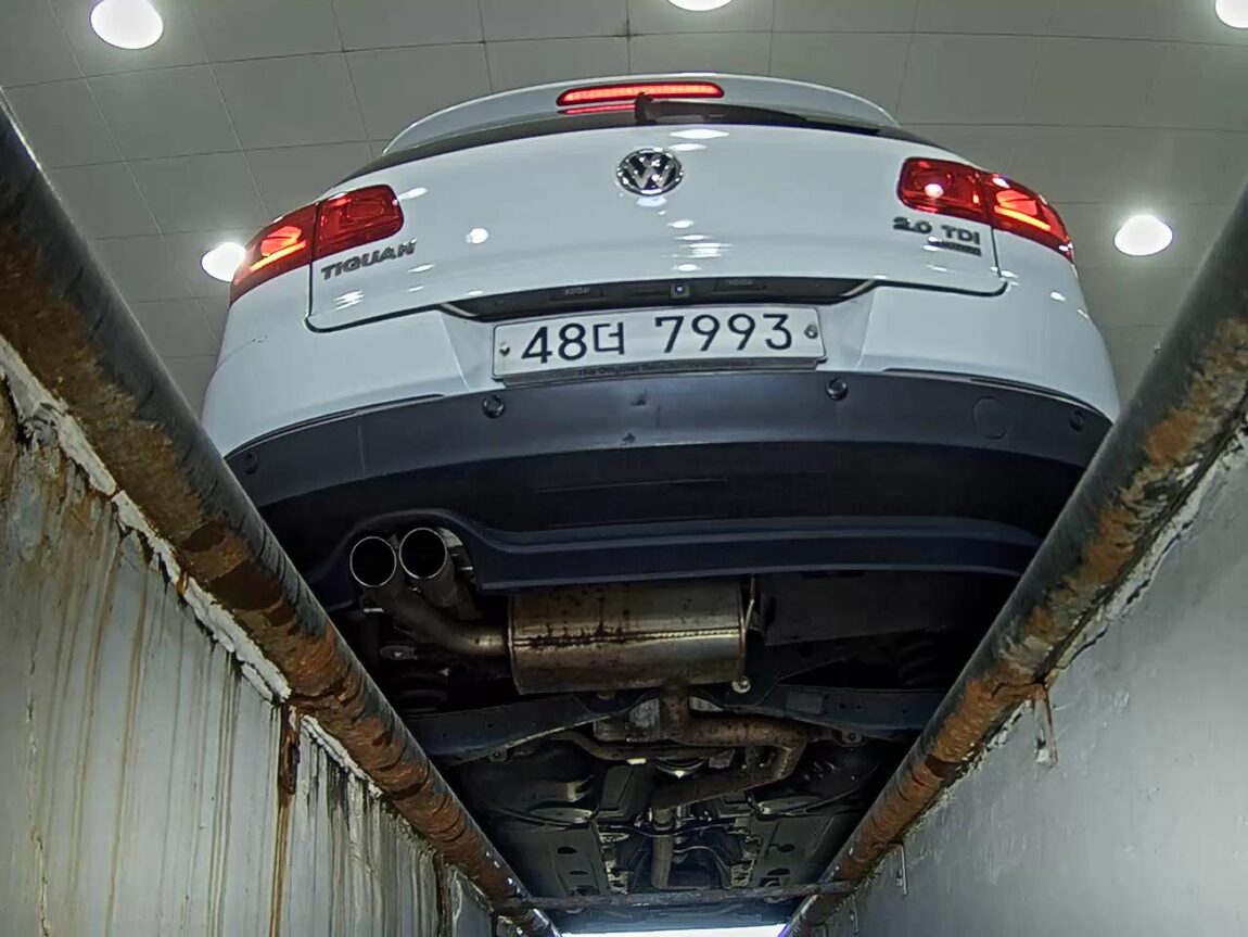 VOLKSWAGEN TIGUAN 2.0 TDI BLUEMOTION PREMIUM 2014 - zdjęcie 8
