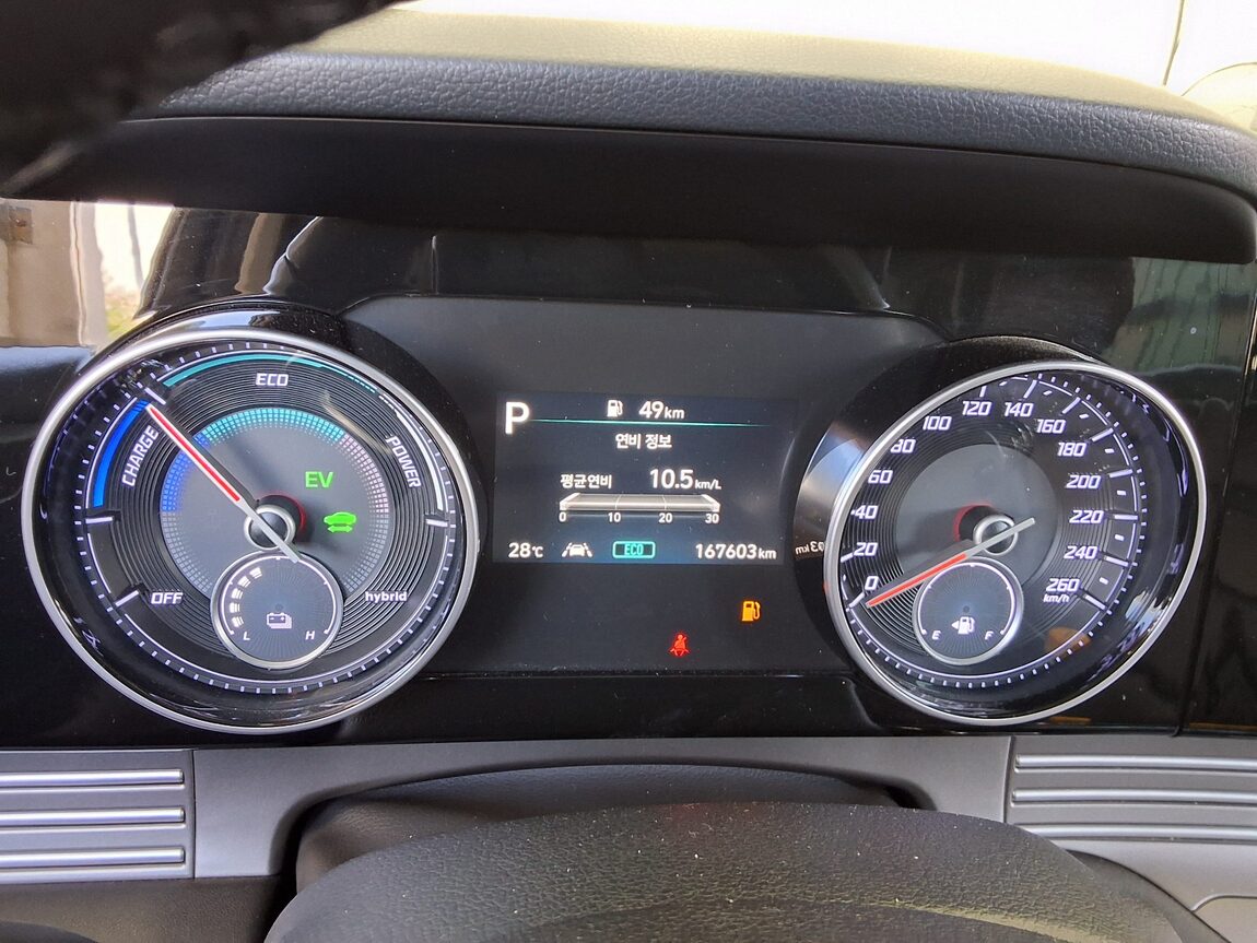 HYUNDAI THE NEW GRANDEUR IG HYBRID 2.4 HEV PREMIUM 2022 - zdjęcie 9