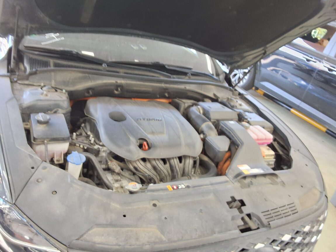 HYUNDAI THE NEW GRANDEUR IG HYBRID 2.4 HEV PREMIUM 2022 - zdjęcie 20