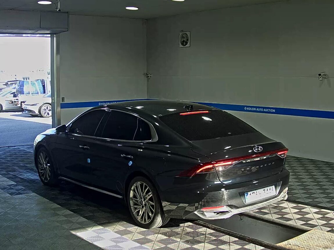 HYUNDAI THE NEW GRANDEUR IG HYBRID 2.4 HEV PREMIUM 2022 - zdjęcie 6