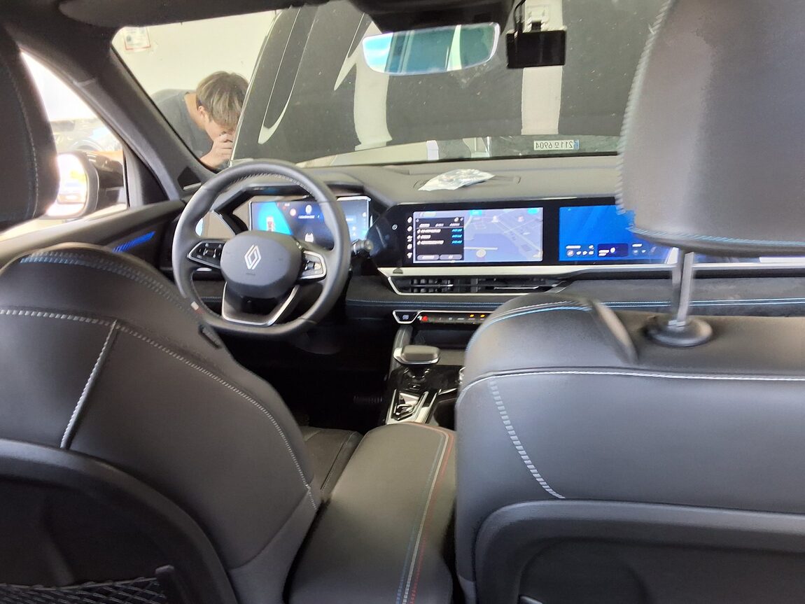 RENAULT (SAMSUNG) GRAND KOLEOS HYBRID 1.5 HEV ESPRIT ALPINE 2025 - zdjęcie 11
