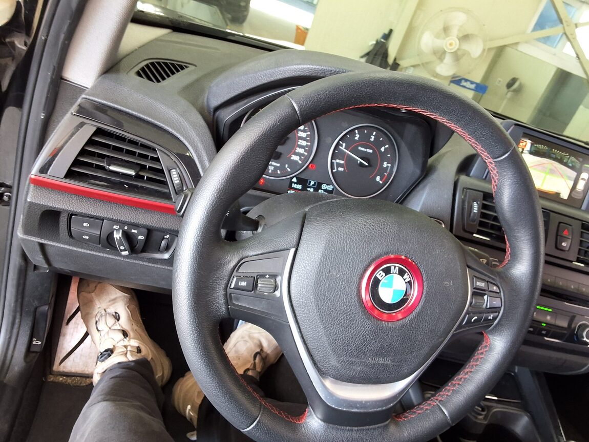 BMW 1 SERIES (2ND GEN) 5-DOOR 118d SPORTS 2015 - zdjęcie 23