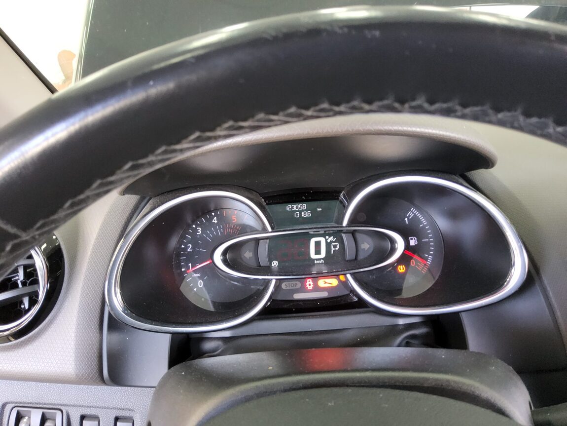 RENAULT (SAMSUNG) CLIO 1.5 DIESEL INTENSE 2018 - zdjęcie 9