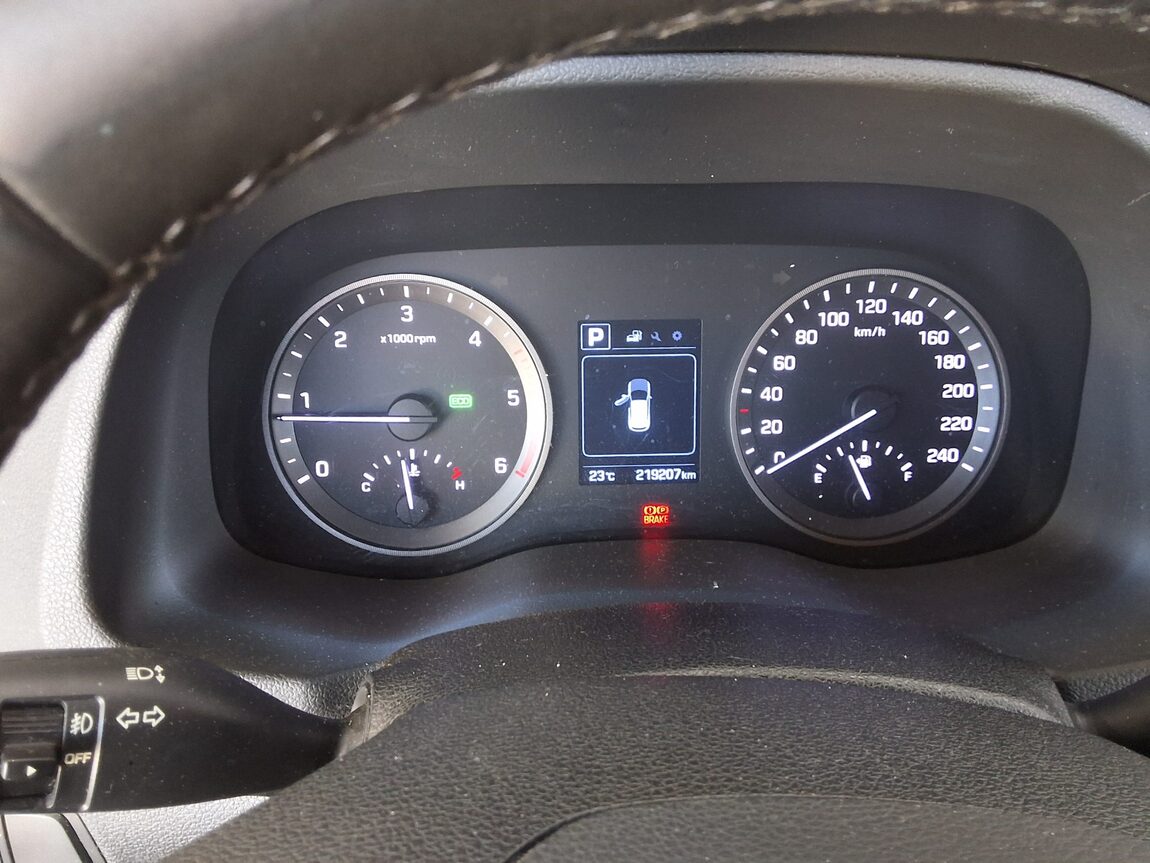 HYUNDAI ALL NEW TUCSON DIESEL R2.0 2WD PREMIUM 2016 - zdjęcie 9