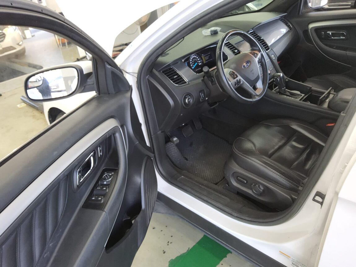 FORD TAURUS (6TH GEN) 3.5 SEL 2013 - zdjęcie 10