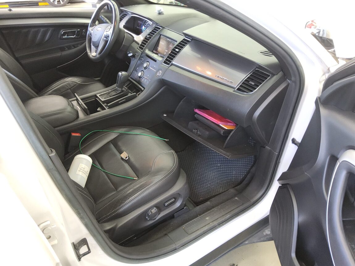FORD TAURUS (6TH GEN) 3.5 SEL 2013 - zdjęcie 14