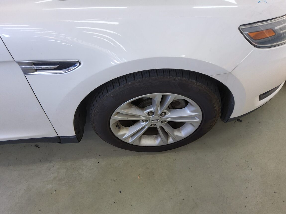FORD TAURUS (6TH GEN) 3.5 SEL 2013 - zdjęcie 24