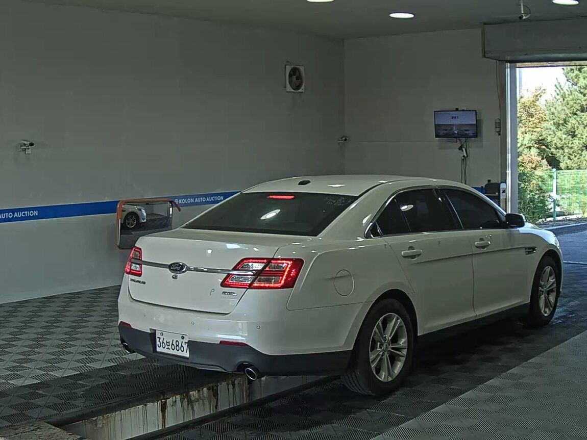 FORD TAURUS (6TH GEN) 3.5 SEL 2013 - zdjęcie 5