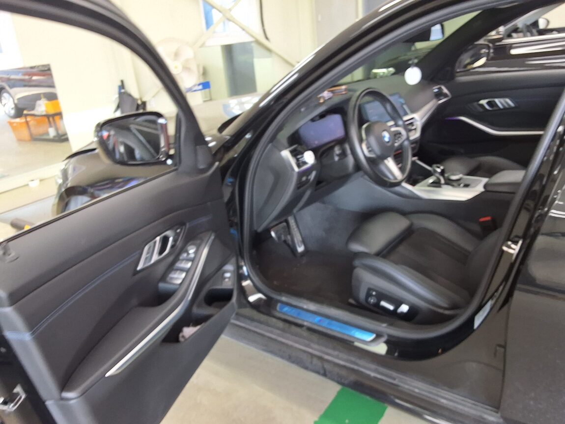 BMW 3 SERIES (7TH GEN) 320i M SPORT PERFORMANCE PACK 2022 - zdjęcie 11