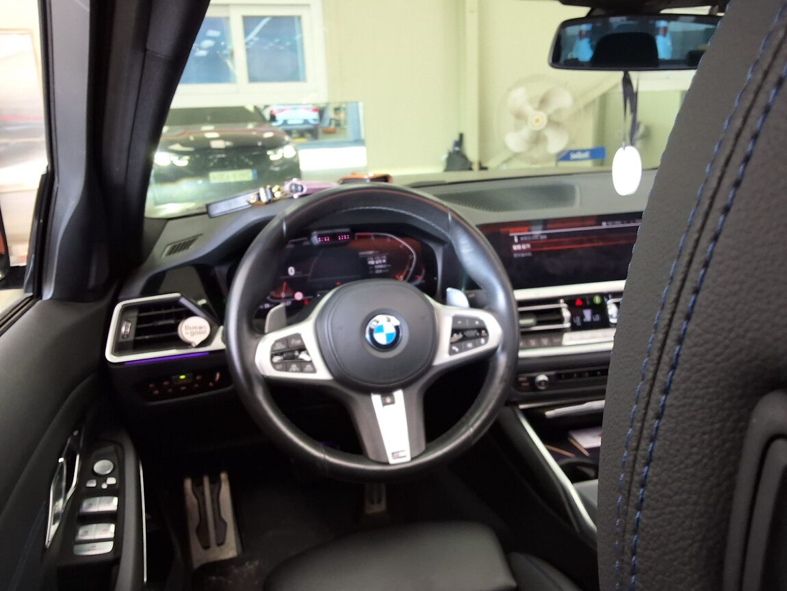 BMW 3 SERIES (7TH GEN) 320i M SPORT PERFORMANCE PACK 2022 - zdjęcie 12