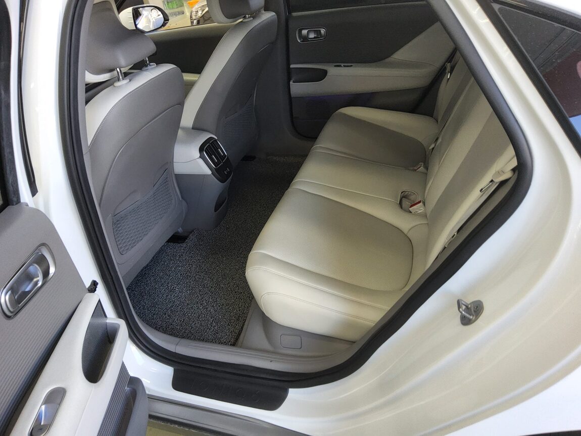 HYUNDAI IONIQ 6 LONG RANGE 2WD EXCLUSIVE PLUS 2023 - zdjęcie 12