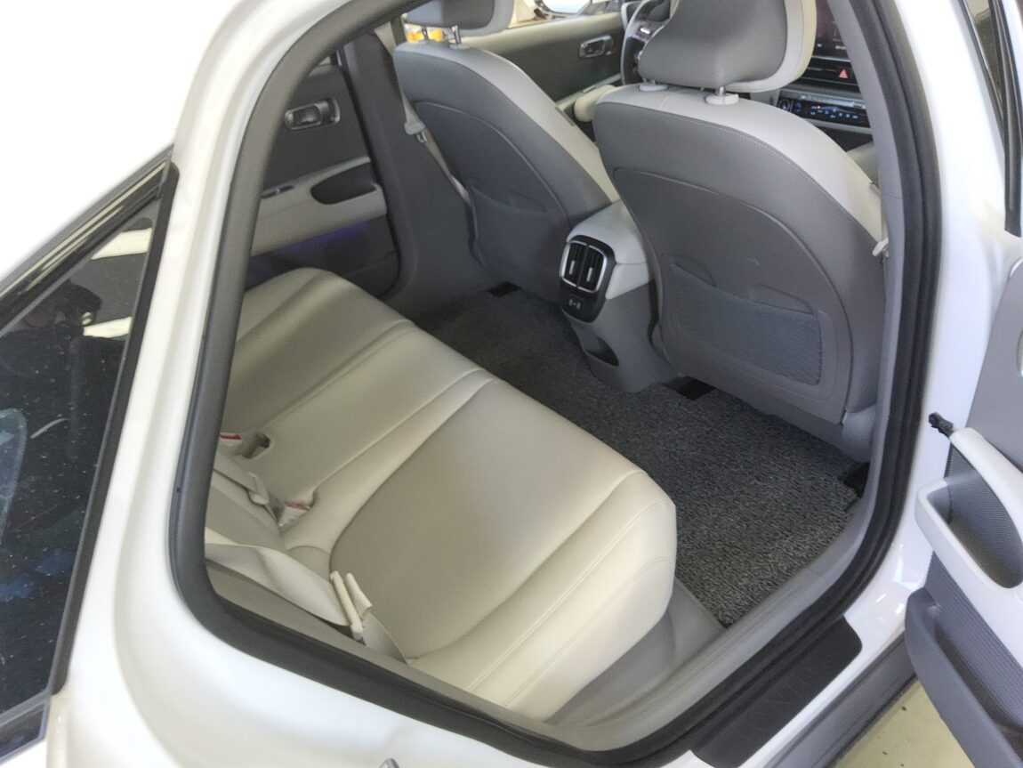 HYUNDAI IONIQ 6 LONG RANGE 2WD EXCLUSIVE PLUS 2023 - zdjęcie 13