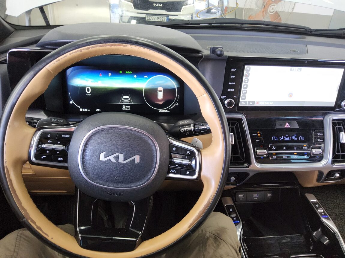 KIA NEW SORENTO (MQ4) 2.2 DIESEL 4WD NOBLESSE 2023 - zdjęcie 17