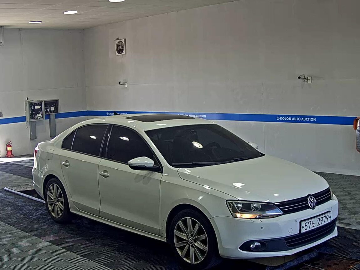 VOLKSWAGEN JETTA (6TH GEN) 2.0 TDI 2014 - zdjęcie 3
