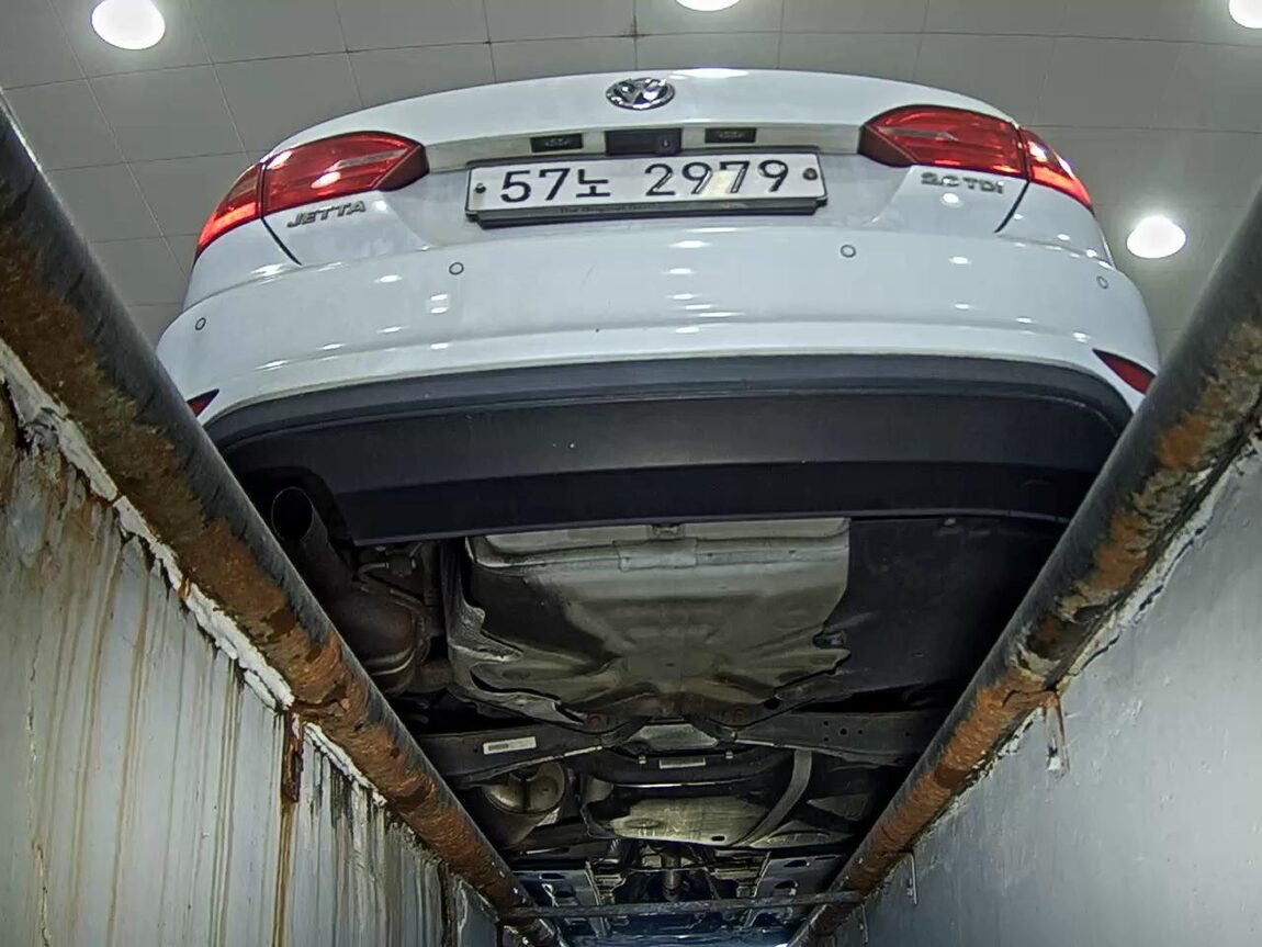VOLKSWAGEN JETTA (6TH GEN) 2.0 TDI 2014 - zdjęcie 8