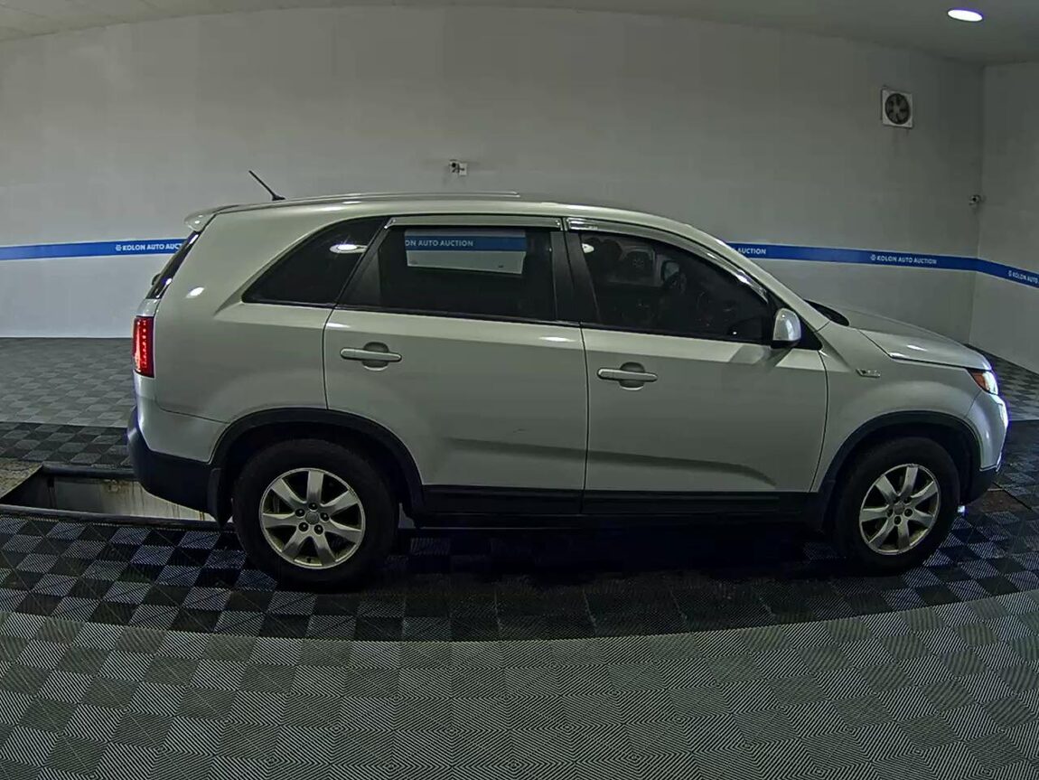 KIA SORENTO R DIESEL 2.0 2WD TLX PREMIUM MODEL 2011 - zdjęcie 4