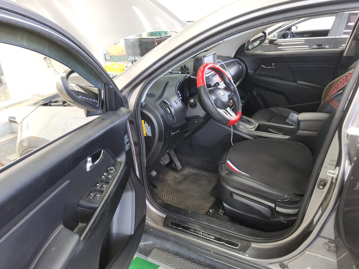 KIA SPORTAGE R DIESEL R2.0 2WD TLX PREMIUM 2011 - zdjęcie 10