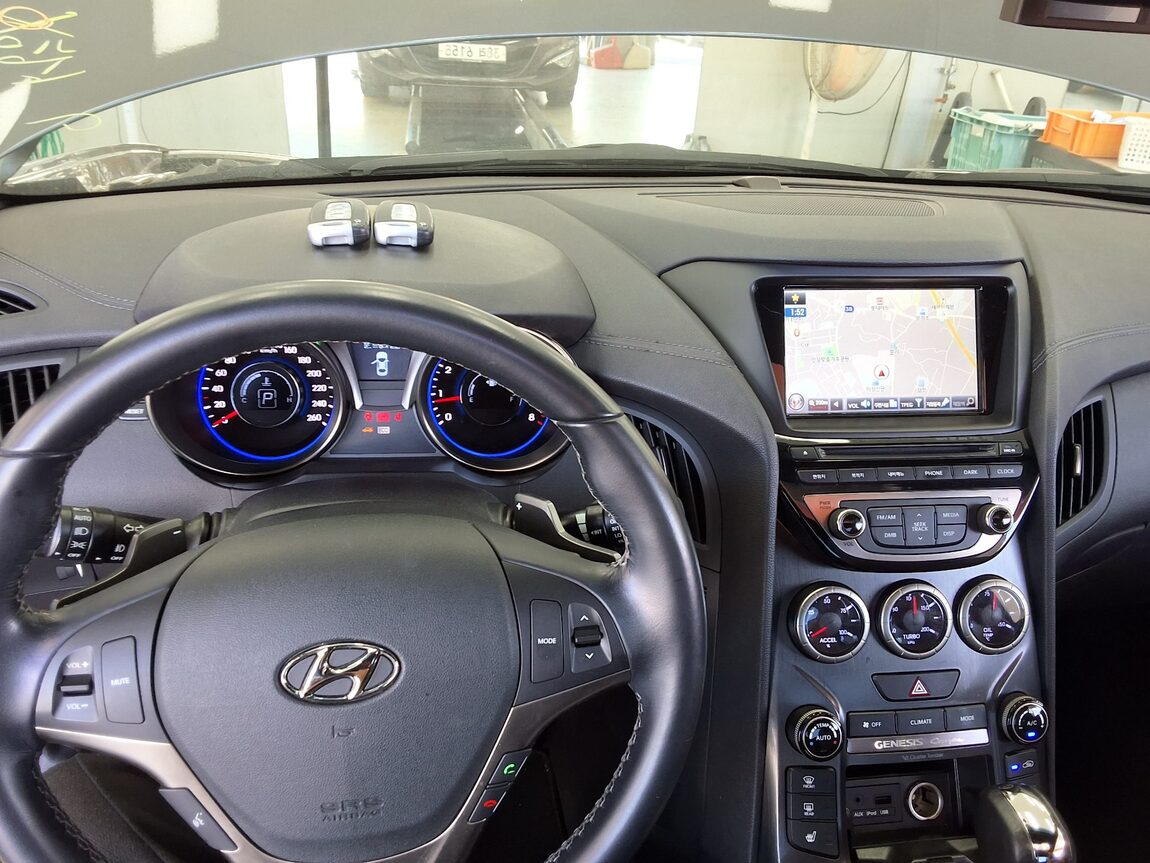HYUNDAI GENESIS COUPE 200 TURBO S 2012 - zdjęcie 17