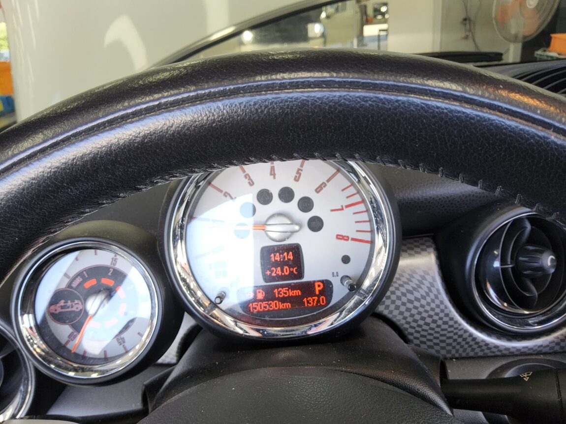 MINI COOPER CONVERTIBLE (2ND GEN) 1.6 S 2010 - zdjęcie 9