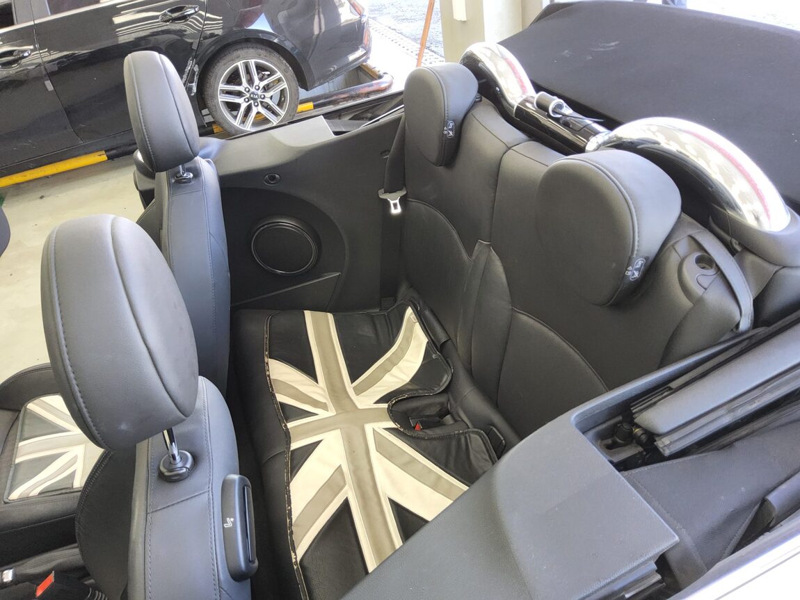 MINI COOPER CONVERTIBLE (2ND GEN) 1.6 S 2010 - zdjęcie 12