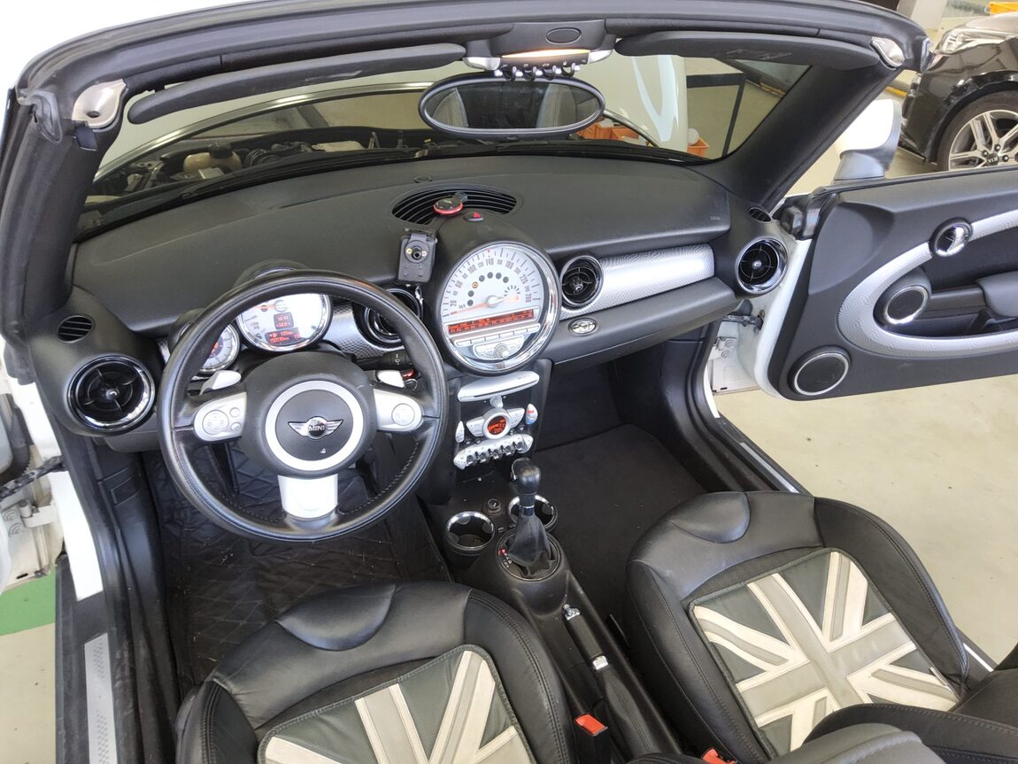 MINI COOPER CONVERTIBLE (2ND GEN) 1.6 S 2010 - zdjęcie 11