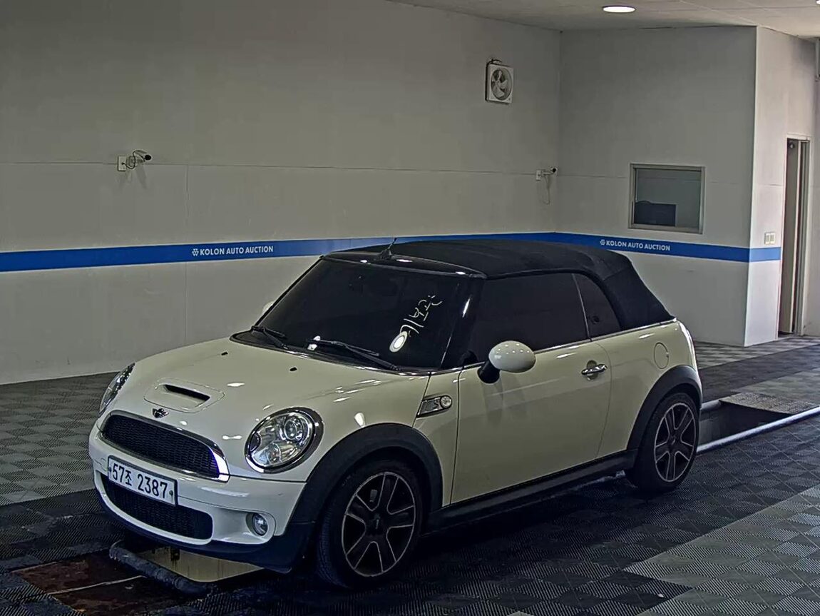 MINI COOPER CONVERTIBLE (2ND GEN) 1.6 S 2010 - zdjęcie 2