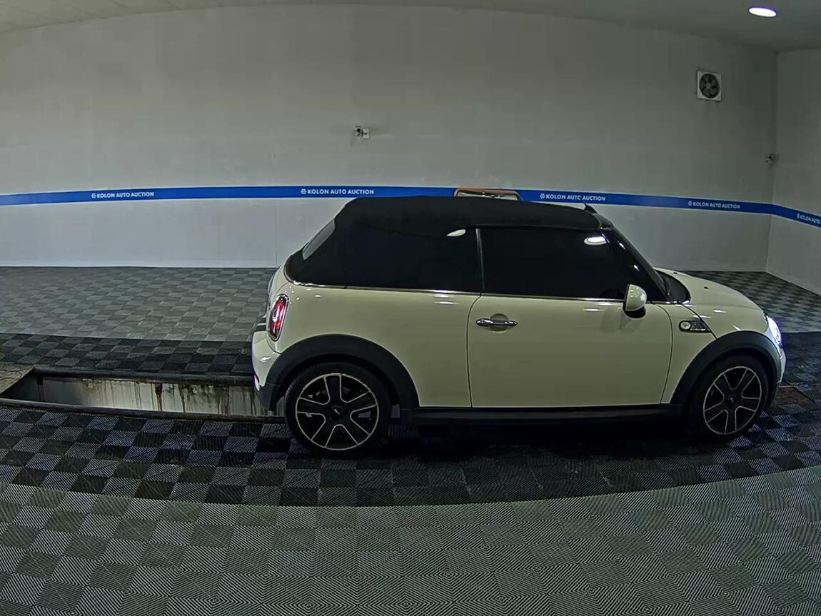 MINI COOPER CONVERTIBLE (2ND GEN) 1.6 S 2010 - zdjęcie 4