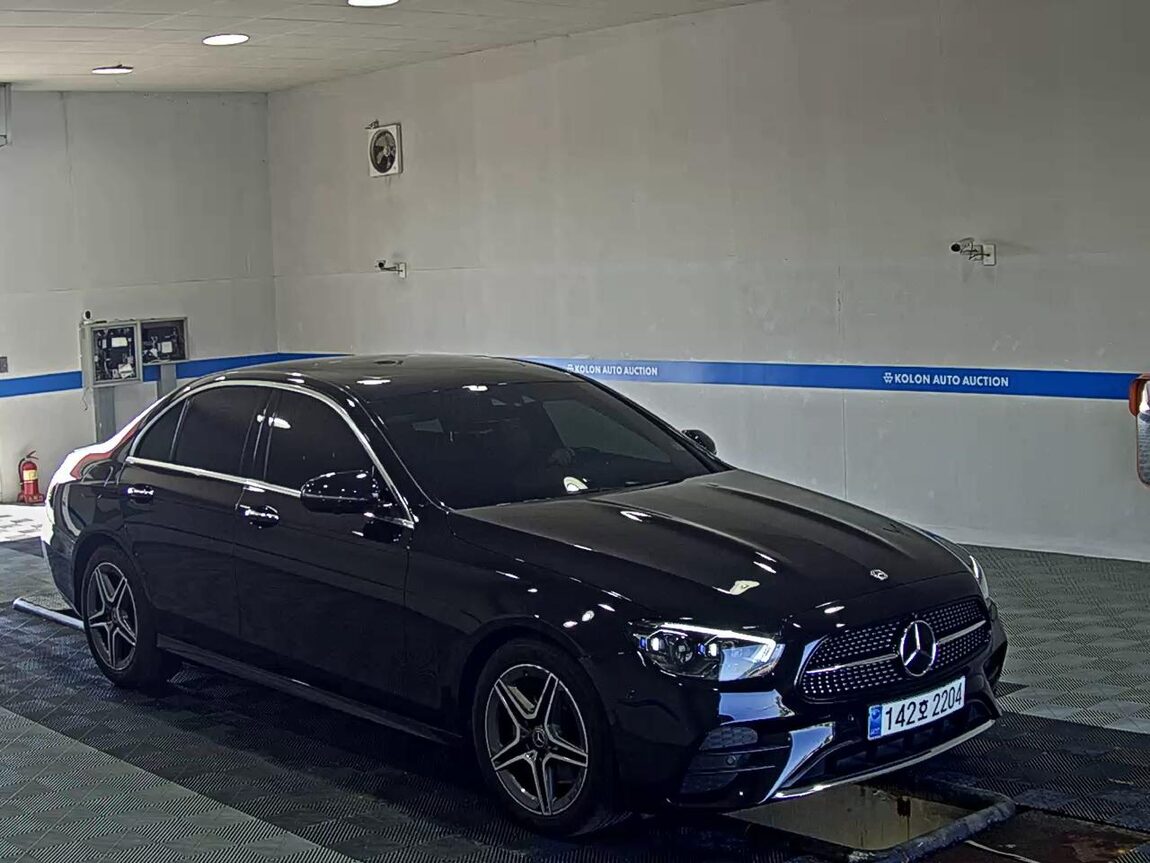 MERCEDES-BENZ E-CLASS (5TH GEN) E250 AMG LINE 2023 - zdjęcie 3