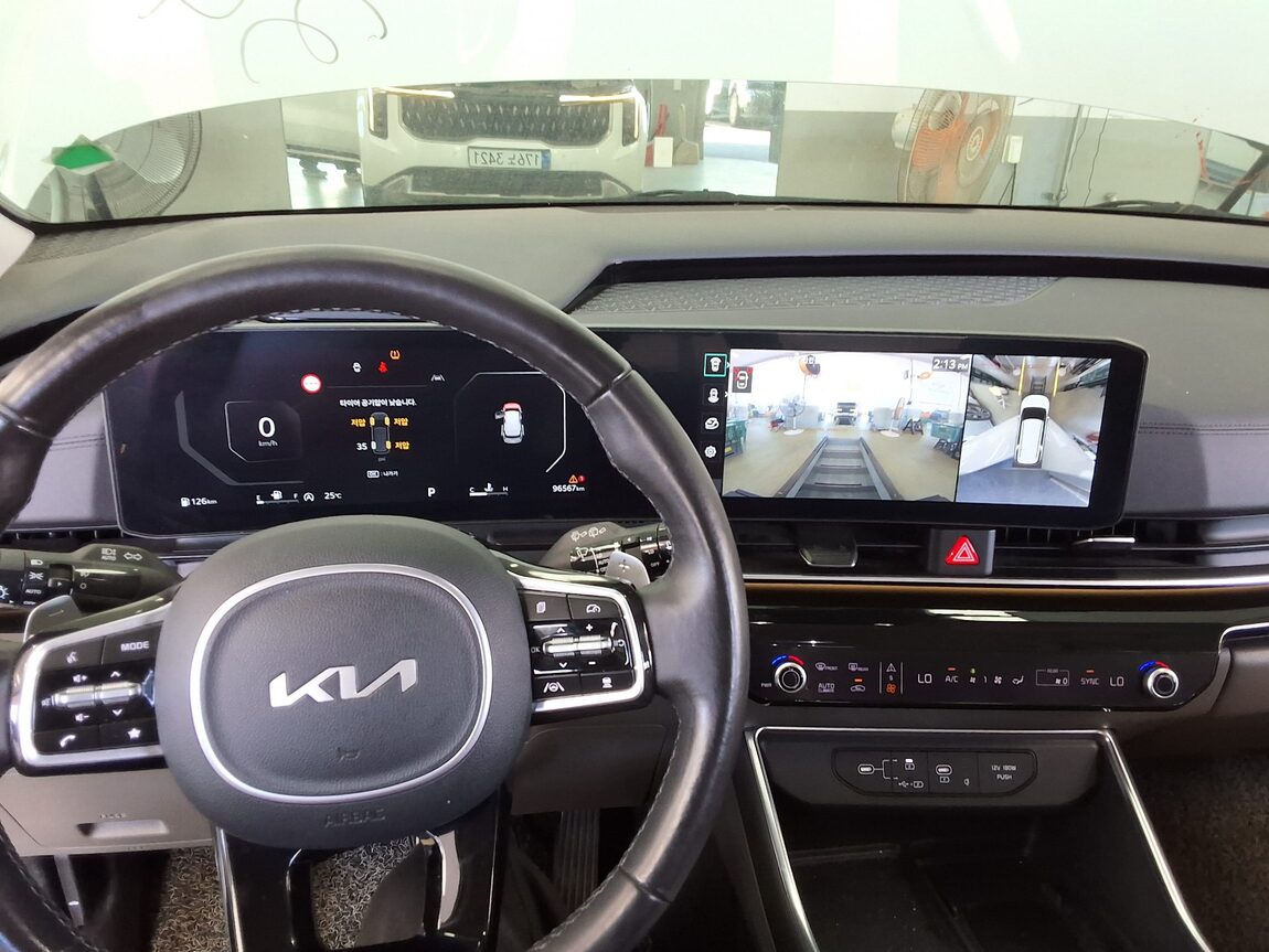 KIA THE NEW CARNIVAL (KA4) 9-SEATER DIESEL SIGNATURE 2024 - zdjęcie 17